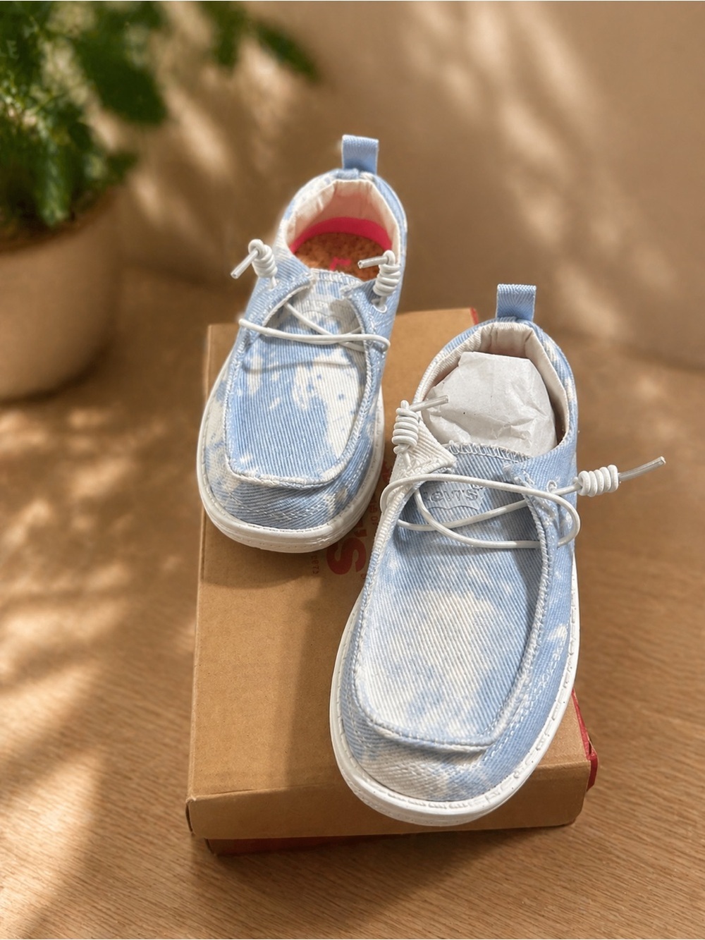 Levi's Light Blue Canvas Kids Slip-On Sneakers - Picture 2 of 3